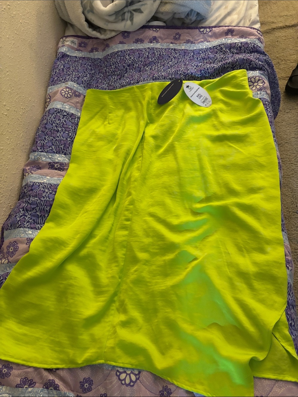 Womenโs Lime Green Satin Skirt